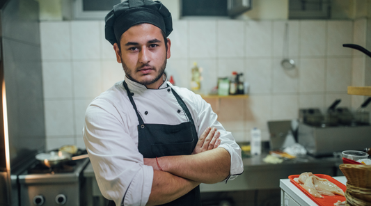 Delantal Hombre: Funcionalidad y Estilo para Profesionales de Todos los Sectores